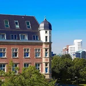 https://the-red-apartments.dusseldorf-hotel.net